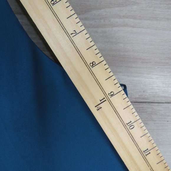 Forever 21* Women's Sleeveless Curved Hem Collarless Tunic Pleated Blouse~Medium - Picture 9 of 10